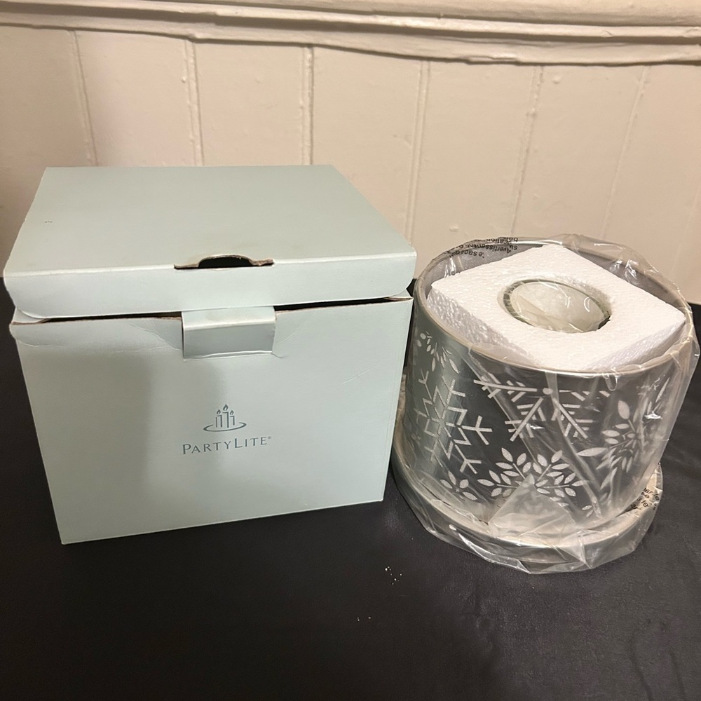 New In Box PartyLite Enchanted Winter Votive Holder -P90936